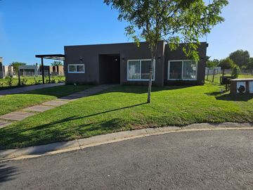 VENTA CASA AMOBLADA Y EQUIPADA EN SANTO TOMAS PILAR
