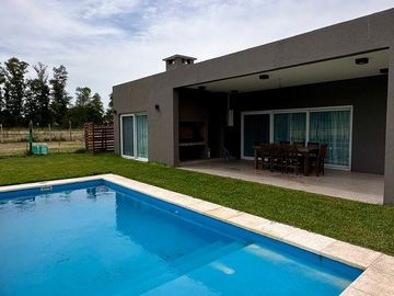 VENTA CASA AMOBLADA Y EQUIPADA EN SANTO TOMAS PILAR