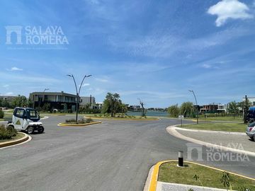 Terreno en venta en esquina Carpinchos Nordelta