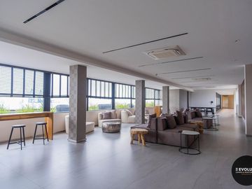 Loft remodelado y equipado. Cochera y  amenities en Quartier Puerto Retiro.