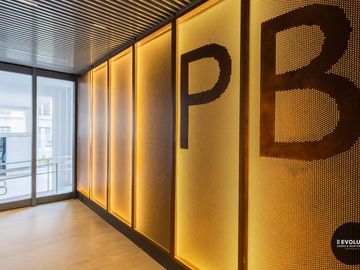 Loft remodelado y equipado. Cochera y  amenities en Quartier Puerto Retiro.