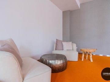 Loft remodelado y equipado. Cochera y  amenities en Quartier Puerto Retiro.