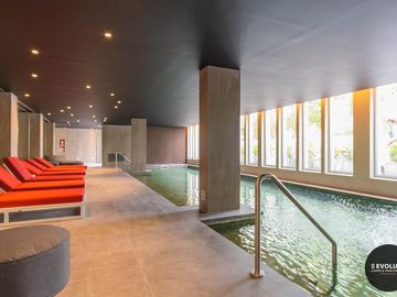 Loft remodelado y equipado. Cochera y  amenities en Quartier Puerto Retiro.