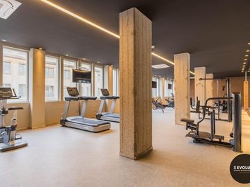 Loft remodelado y equipado. Cochera y  amenities en Quartier Puerto Retiro.