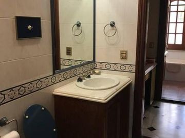 CASA 5 DORMITORIOS PREMIUM EN ZONA CENTRO