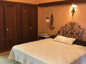 CASA 5 DORMITORIOS PREMIUM EN ZONA CENTRO