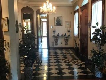 CASA 5 DORMITORIOS PREMIUM EN ZONA CENTRO