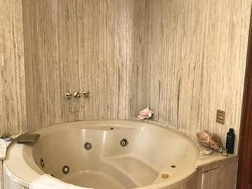 CASA 5 DORMITORIOS PREMIUM EN ZONA CENTRO