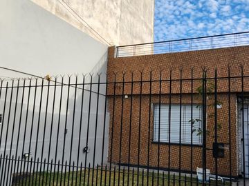 Casa en Remedios De Escalada NUEVAS  CONDICIONES!!