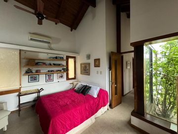 Casa en San Marino (Funes Hills)