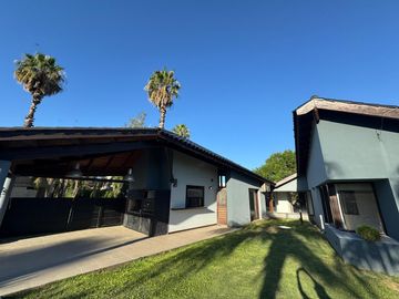 Casa en San Marino (Funes Hills)