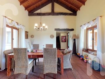 VENTA DE CASA DE 4 DORMITORIOS EN CAMPOS DE ROCA