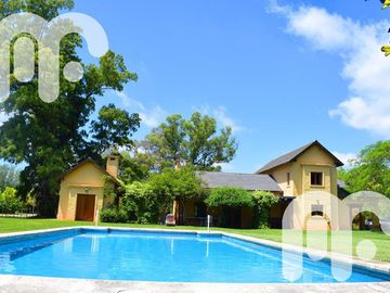 VENTA DE CASA DE 4 DORMITORIOS EN CAMPOS DE ROCA