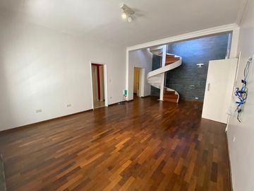 DEPARTAMENTO DE PASILLO VENTA 3 DORMITORIOS TERRAZA PARRILLERO CENTRO ROSARIO