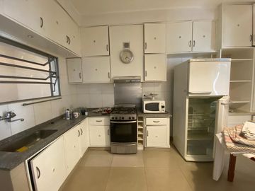 DEPARTAMENTO DE PASILLO VENTA 3 DORMITORIOS TERRAZA PARRILLERO CENTRO ROSARIO