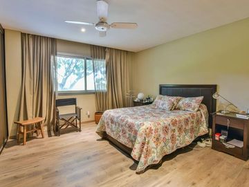 Moderna casa 4 dormitorios en venta, 1200m2 terreno, piscina   - Kentucky Club de Campo