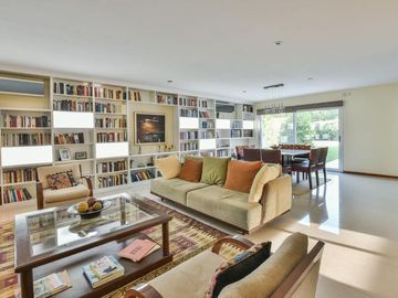 Moderna casa 4 dormitorios en venta, 1200m2 terreno, piscina   - Kentucky Club de Campo
