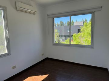 Casa en Venta  SAN ISIDRO LABRADOR a la LAGUNA , VILLANUEVA. TIGRE