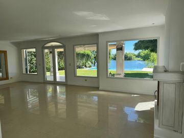 Casa en Venta  SAN ISIDRO LABRADOR a la LAGUNA , VILLANUEVA. TIGRE