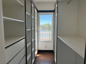 Casa en Venta  SAN ISIDRO LABRADOR a la LAGUNA , VILLANUEVA. TIGRE