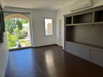 Casa en Venta  SAN ISIDRO LABRADOR a la LAGUNA , VILLANUEVA. TIGRE