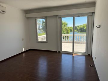 Casa en Venta  SAN ISIDRO LABRADOR a la LAGUNA , VILLANUEVA. TIGRE