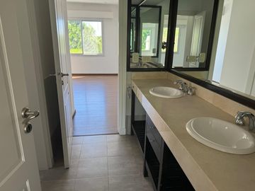 Casa en Venta  SAN ISIDRO LABRADOR a la LAGUNA , VILLANUEVA. TIGRE