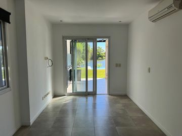 Casa en Venta  SAN ISIDRO LABRADOR a la LAGUNA , VILLANUEVA. TIGRE