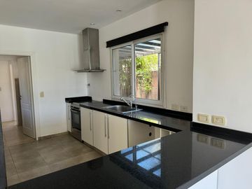 Casa en Venta  SAN ISIDRO LABRADOR a la LAGUNA , VILLANUEVA. TIGRE