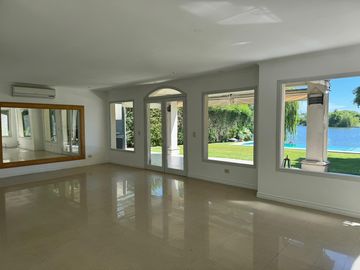 Casa en Venta  SAN ISIDRO LABRADOR a la LAGUNA , VILLANUEVA. TIGRE
