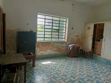 Casa en Venta de una planta en la Col. Itzimná en esquina con amplio terreno
