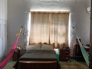 Casa en Venta de una planta en la Col. Itzimná en esquina con amplio terreno