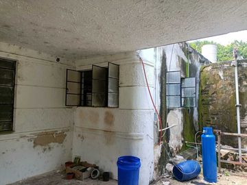 Casa en Venta de una planta en la Col. Itzimná en esquina con amplio terreno