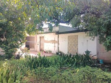 Casa en Venta de una planta en la Col. Itzimná en esquina con amplio terreno