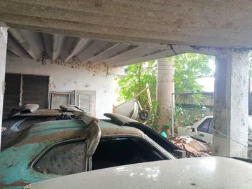 Casa en Venta de una planta en la Col. Itzimná en esquina con amplio terreno