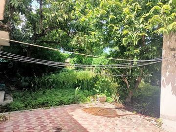 Casa en Venta de una planta en la Col. Itzimná en esquina con amplio terreno
