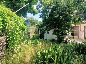 Casa en Venta de una planta en la Col. Itzimná en esquina con amplio terreno