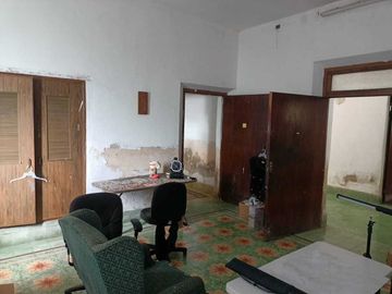 Casa en Venta de una planta en la Col. Itzimná en esquina con amplio terreno