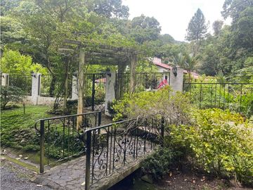 Se Vende Hermosa y Acogedora Casa en Altos del Maria