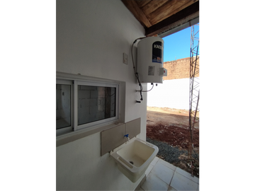 VENTA DE 2 CASAS ZONA QUARANTA Y 213