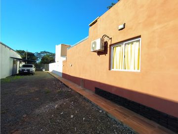 VENTA DE 2 CASAS ZONA QUARANTA Y 213