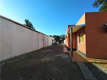 VENTA DE 2 CASAS ZONA QUARANTA Y 213