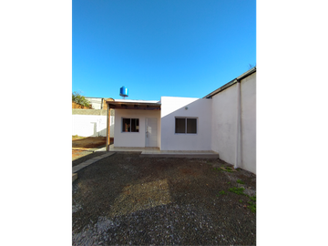 VENTA DE 2 CASAS ZONA QUARANTA Y 213