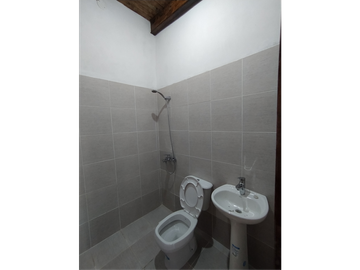 VENTA DE 2 CASAS ZONA QUARANTA Y 213