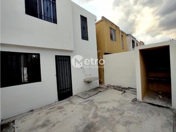 Casa en Venta REMODELADA en PASEO DEL PRADO en Juárez NL MZC