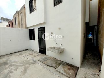 Casa en Venta REMODELADA en PASEO DEL PRADO en Juárez NL MZC