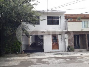 Casa en Venta REMODELADA en PASEO DEL PRADO en Juárez NL MZC