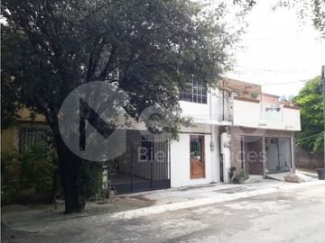 Casa en Venta REMODELADA en PASEO DEL PRADO en Juárez NL MZC