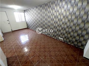 Casa en Venta REMODELADA en PASEO DEL PRADO en Juárez NL MZC