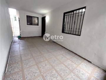 Casa en Venta REMODELADA en PASEO DEL PRADO en Juárez NL MZC